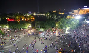 Vì sao khu vực Hồ Gươm được thí điểm hạn chế phương tiện ô nhiễm? Vì sao khu vực Hồ Gươm được thí điểm hạn chế phương tiện ô nhiễm?