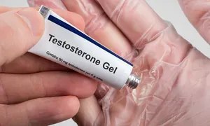 Quý bà dùng hormone nam để hồi xuân Quý bà dùng hormone nam để hồi xuân