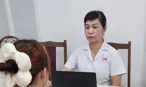 Cô gái nhập viện tâm thần vì nghiện tiêu tiền Cô gái nhập viện tâm thần vì nghiện tiêu tiền