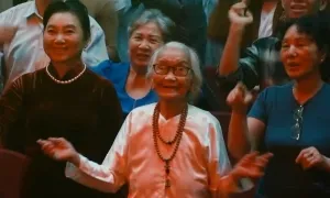 Trúc Nhân mời ông bà gần 100 tuổi tham gia MV Trúc Nhân mời ông bà gần 100 tuổi tham gia MV