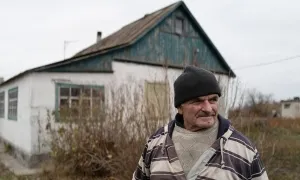 Những người Ukraine quyết bám trụ nhà cửa trước đà tiến quân của Nga Những người Ukraine quyết bám trụ nhà cửa trước đà tiến quân của Nga