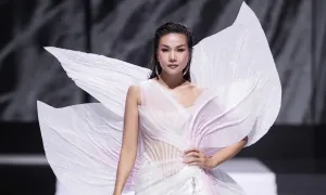 Thanh Hằng đắt show ở Tuần thời trang Quốc tế Việt Nam Thanh Hằng đắt show ở Tuần thời trang Quốc tế Việt Nam