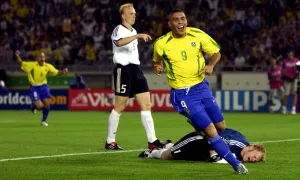 Kahn: 'Ronaldo De Lima mới là GOAT của bóng đá' Kahn: 'Ronaldo De Lima mới là GOAT của bóng đá'