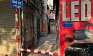 Tranh cãi ngõ nhỏ lắp barie chặn xe trong giờ cao điểm Tranh cãi ngõ nhỏ lắp barie chặn xe trong giờ cao điểm