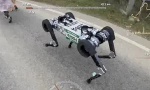 Robot đầu tiên chuyên chạy marathon Robot đầu tiên chuyên chạy marathon