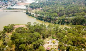 Đề nghị làm rõ đề xuất xây biệt thự ven hồ Than Thở, Đà Lạt Đề nghị làm rõ đề xuất xây biệt thự ven hồ Than Thở, Đà Lạt