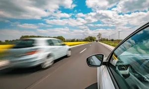 Các lỗi tài mới dễ mắc phải khi vượt xe khác Các lỗi tài mới dễ mắc phải khi vượt xe khác