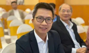 'Người viết tiểu thuyết lịch sử như đi trên dây' 'Người viết tiểu thuyết lịch sử như đi trên dây'