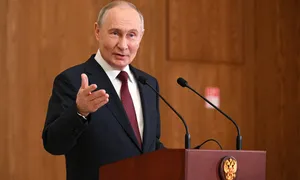 Ông Putin xin lỗi bà Merkel về 'sự cố chó cưng' 17 năm trước Ông Putin xin lỗi bà Merkel về 'sự cố chó cưng' 17 năm trước