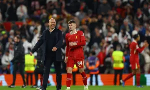 Slot mong Man City khủng hoảng đến hết trận Liverpool Slot mong Man City khủng hoảng đến hết trận Liverpool
