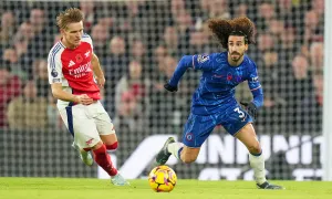 Arsenal xếp trên Chelsea nhờ bảng chữ cái Arsenal xếp trên Chelsea nhờ bảng chữ cái