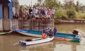 Thuyền máy tông trụ biển báo trên sông, một người chết Thuyền máy tông trụ biển báo trên sông, một người chết