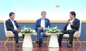 'Quái kiệt AI' Yoshua Bengio: 'AI không cướp việc của con người' 'Quái kiệt AI' Yoshua Bengio: 'AI không cướp việc của con người'