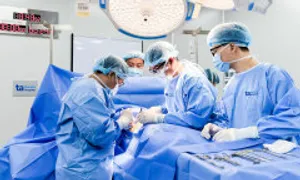 Chàng trai phì đại ngực như nữ Chàng trai phì đại ngực như nữ