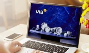 VIB tặng tác phẩm 'Trăm sông về biển lớn' cho khách gửi tiền VIB tặng tác phẩm 'Trăm sông về biển lớn' cho khách gửi tiền