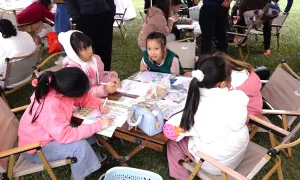 Hàng nghìn trẻ em tham gia tô tranh trong Triển lãm xe bền vững Việt Nam 2024 Hàng nghìn trẻ em tham gia tô tranh trong Triển lãm xe bền vững Việt Nam 2024