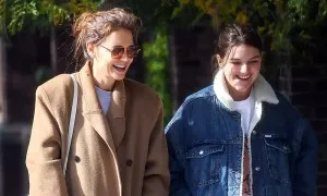 Katie Holmes bác tin con gái là triệu phú Katie Holmes bác tin con gái là triệu phú