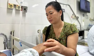 Kiệt quệ khi chăm người thân đột quỵ Kiệt quệ khi chăm người thân đột quỵ