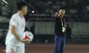 HLV Kim Sang-sik: 'Chúng tôi có lúc khó khăn trước Lào' HLV Kim Sang-sik: 'Chúng tôi có lúc khó khăn trước Lào'