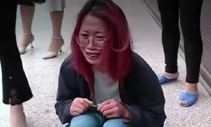 Không chịu ly hôn vì 'chồng quá đẹp trai' Không chịu ly hôn vì 'chồng quá đẹp trai'