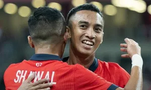 Singapore 2-0 Campuchia (hết H1): Ác mộng của thủ môn Singapore 2-0 Campuchia (hết H1): Ác mộng của thủ môn