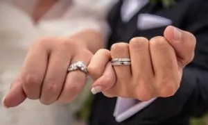 Kết hôn và ly hôn 12 lần để gian lận tiền trợ cấp góa phụ Kết hôn và ly hôn 12 lần để gian lận tiền trợ cấp góa phụ