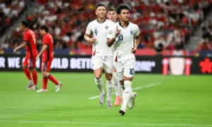 Singapore 2-4 Thái Lan Singapore 2-4 Thái Lan