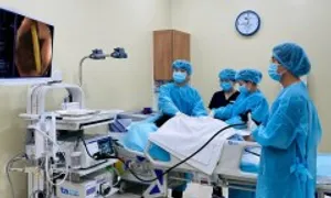 Mảnh xương gà đâm vào thành trực tràng Mảnh xương gà đâm vào thành trực tràng