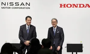 Honda và Nissan sẽ tạo nên hãng xe lớn thứ 3 thế giới nếu sáp nhập Honda và Nissan sẽ tạo nên hãng xe lớn thứ 3 thế giới nếu sáp nhập