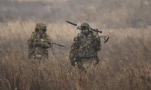 Ukraine hứng áp lực từ chiến thuật 'nghìn vết cắt' của Nga Ukraine hứng áp lực từ chiến thuật 'nghìn vết cắt' của Nga