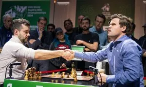 Carlsen chia sẻ chức vô địch cờ chớp thế giới với bạn thân Carlsen chia sẻ chức vô địch cờ chớp thế giới với bạn thân
