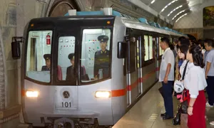 Loạt tác phẩm nhiếp ảnh về ga metro ở Triều Tiên Loạt tác phẩm nhiếp ảnh về ga metro ở Triều Tiên
