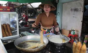 Quán chuối chiên livestream hút khách ở Sóc Trăng Quán chuối chiên livestream hút khách ở Sóc Trăng