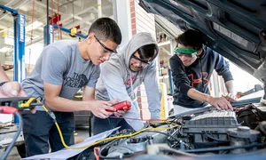 Gen Z Mỹ đổ xô học nghề Gen Z Mỹ đổ xô học nghề