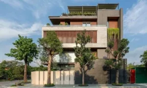 Nhà phố 150 m2 với các khối vuông xếp trượt Nhà phố 150 m2 với các khối vuông xếp trượt