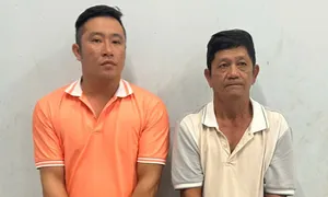 Hai cha con dùng côn đánh người đi đường: 'Ân hận và xấu hổ' Hai cha con dùng côn đánh người đi đường: 'Ân hận và xấu hổ'