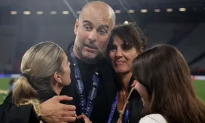 Guardiola chia tay vợ sau hơn 30 năm Guardiola chia tay vợ sau hơn 30 năm