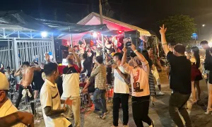 11 người đốt pháo, nhảy múa mừng sinh nhật bị tạm giữ 11 người đốt pháo, nhảy múa mừng sinh nhật bị tạm giữ