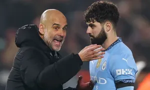 Guardiola to tiếng với hai cầu thủ Man City Guardiola to tiếng với hai cầu thủ Man City
