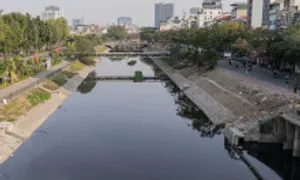 Hà Nội tạm thời lấy nước Hồ Tây bổ cập sông cho Tô Lịch Hà Nội tạm thời lấy nước Hồ Tây bổ cập sông cho Tô Lịch