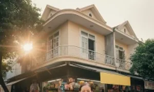 'Bà bán tạp hóa có hai nhà cho thuê vẫn ung dung nếu đánh thuế bất động sản thứ hai' 'Bà bán tạp hóa có hai nhà cho thuê vẫn ung dung nếu đánh thuế bất động sản thứ hai'