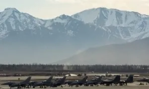 Lý do thượng đỉnh Trump - Putin diễn ra tại căn cứ quân sự ở Alaska Lý do thượng đỉnh Trump - Putin diễn ra tại căn cứ quân sự ở Alaska